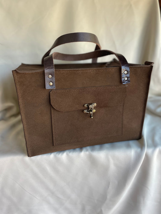 Closed Organiser's Case in Suede - Light Brown