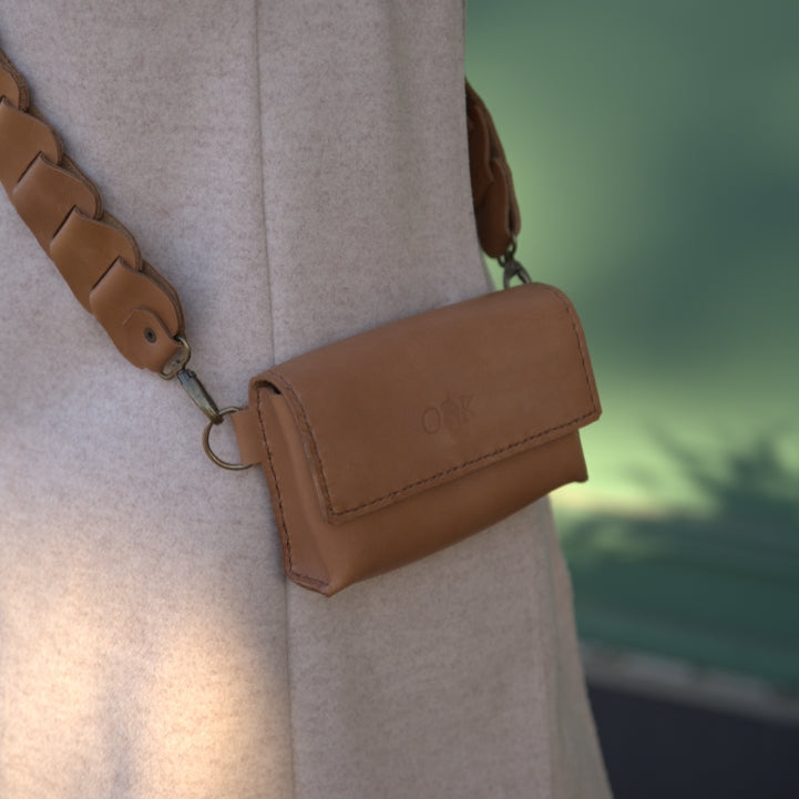 Classic Leather Moonbag - Tan