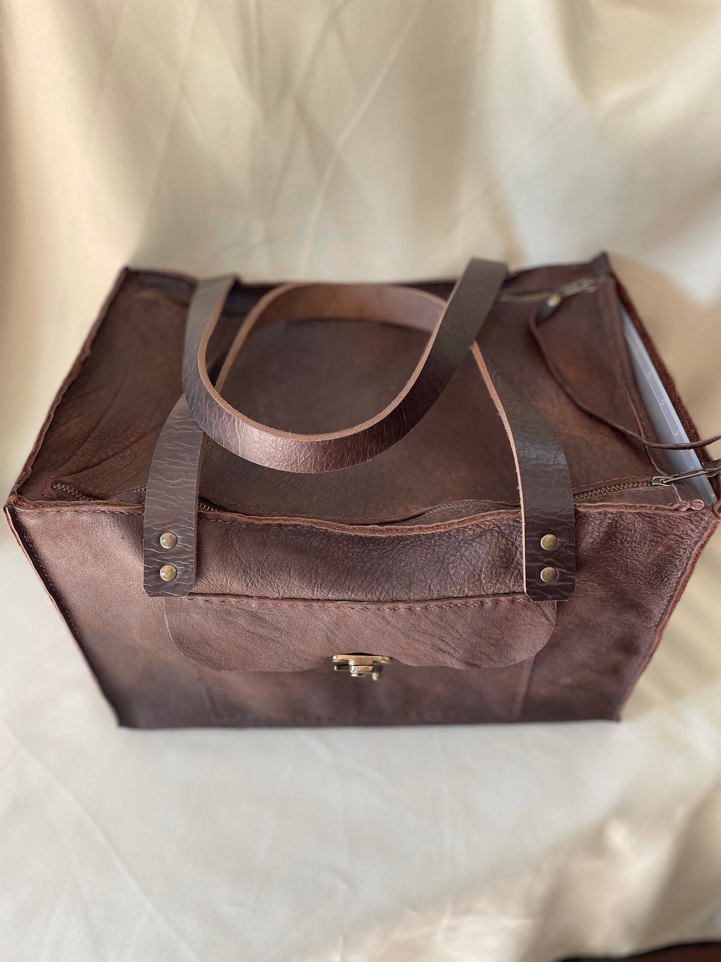 Closed Organiser's Case in once-off textured brown