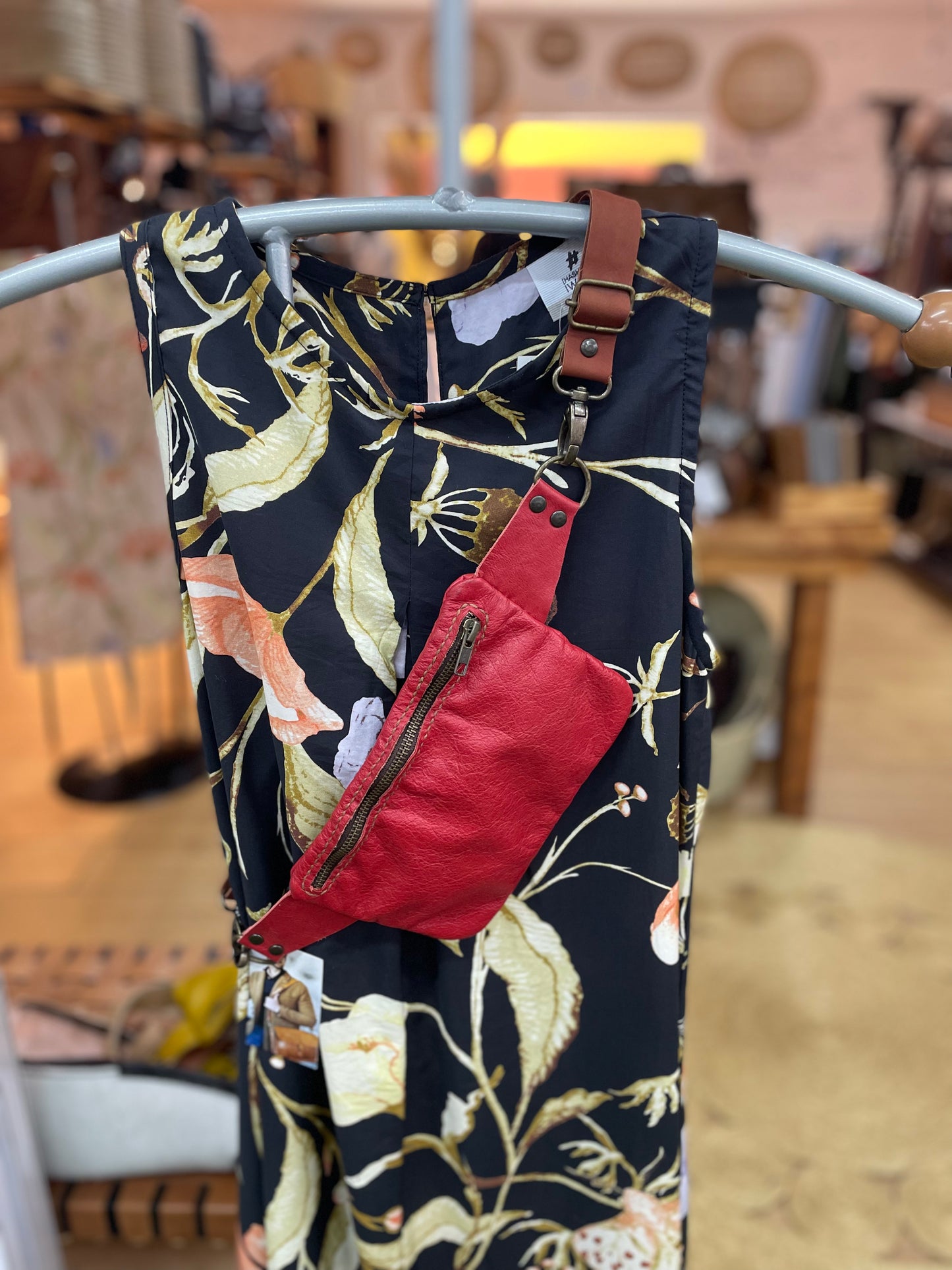 Small Original Leather Moonbag - red