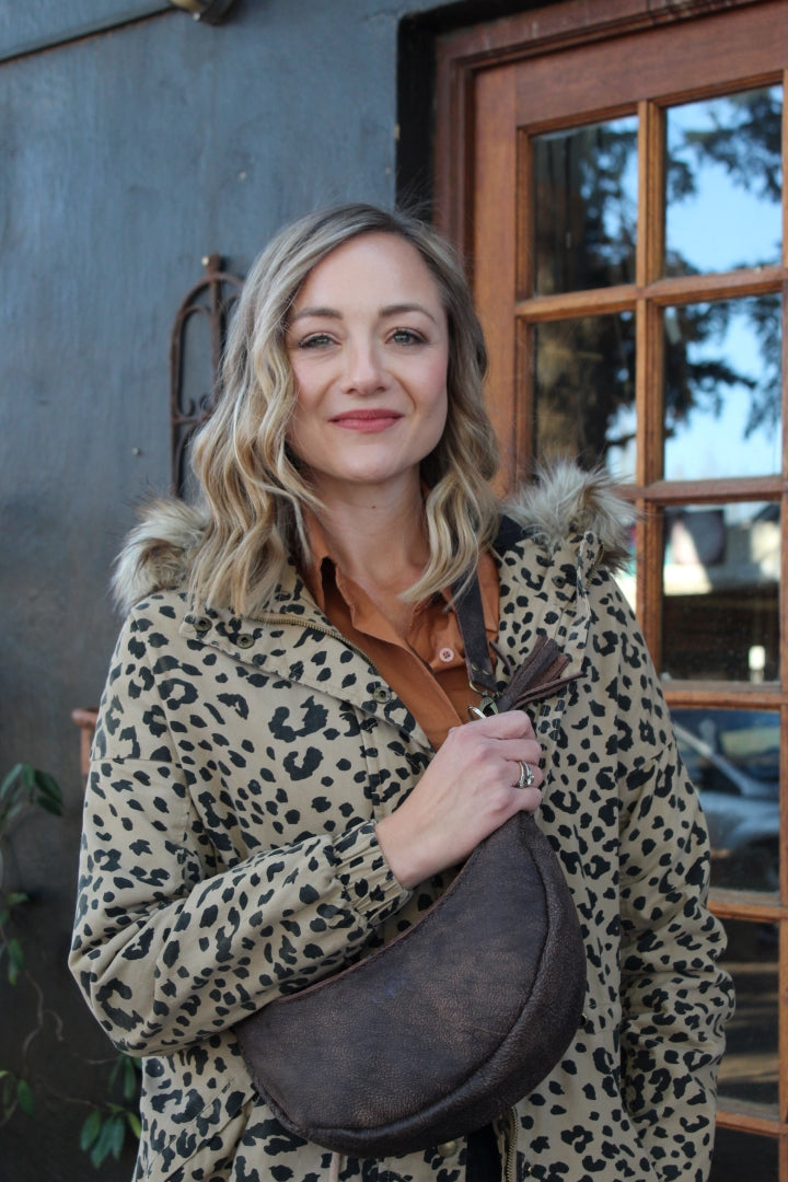 Leather Banana Moonbag