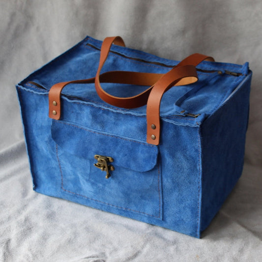 Closed Organiser's Case in Suede - Deep blue
