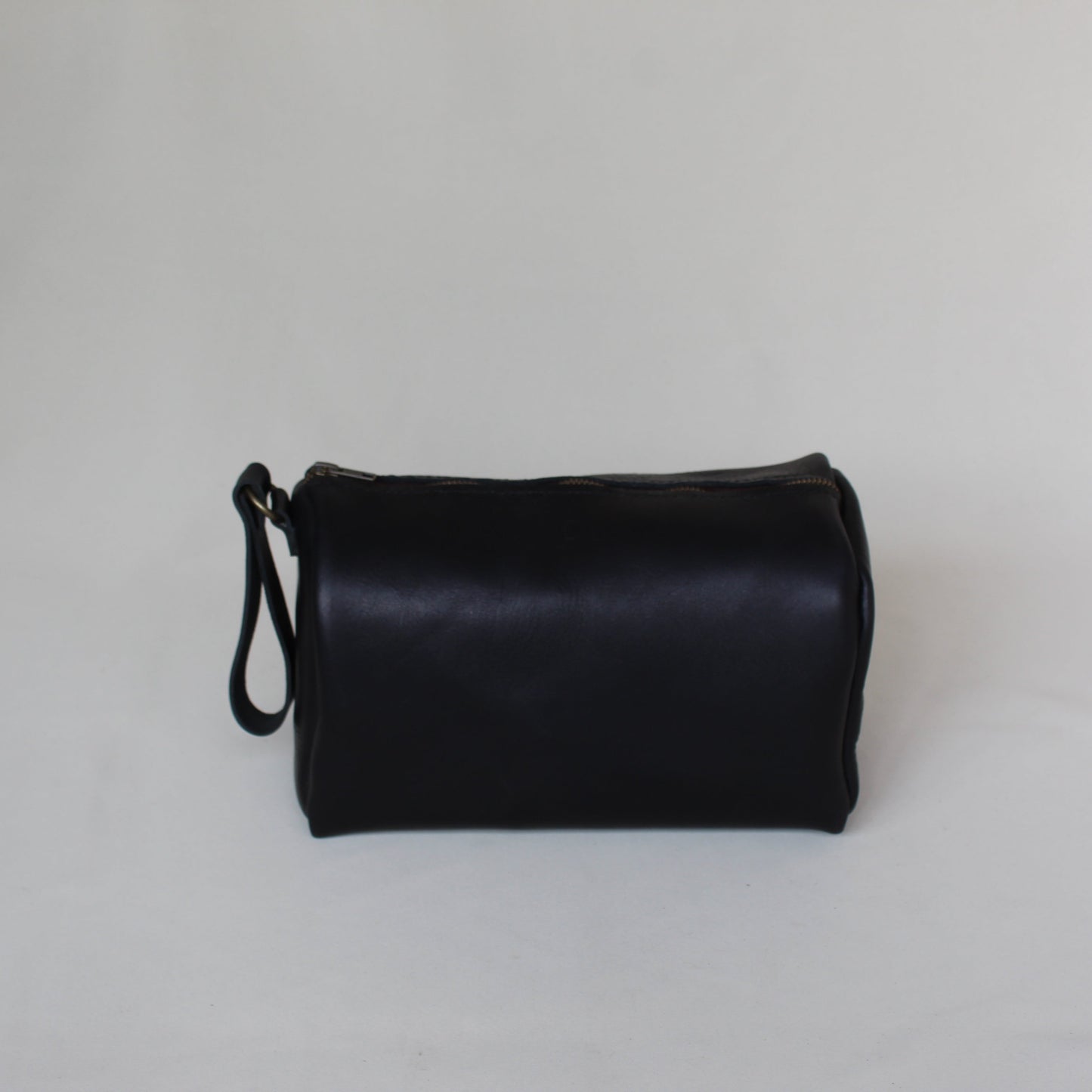 Leather Round Toiletry Bag - Black