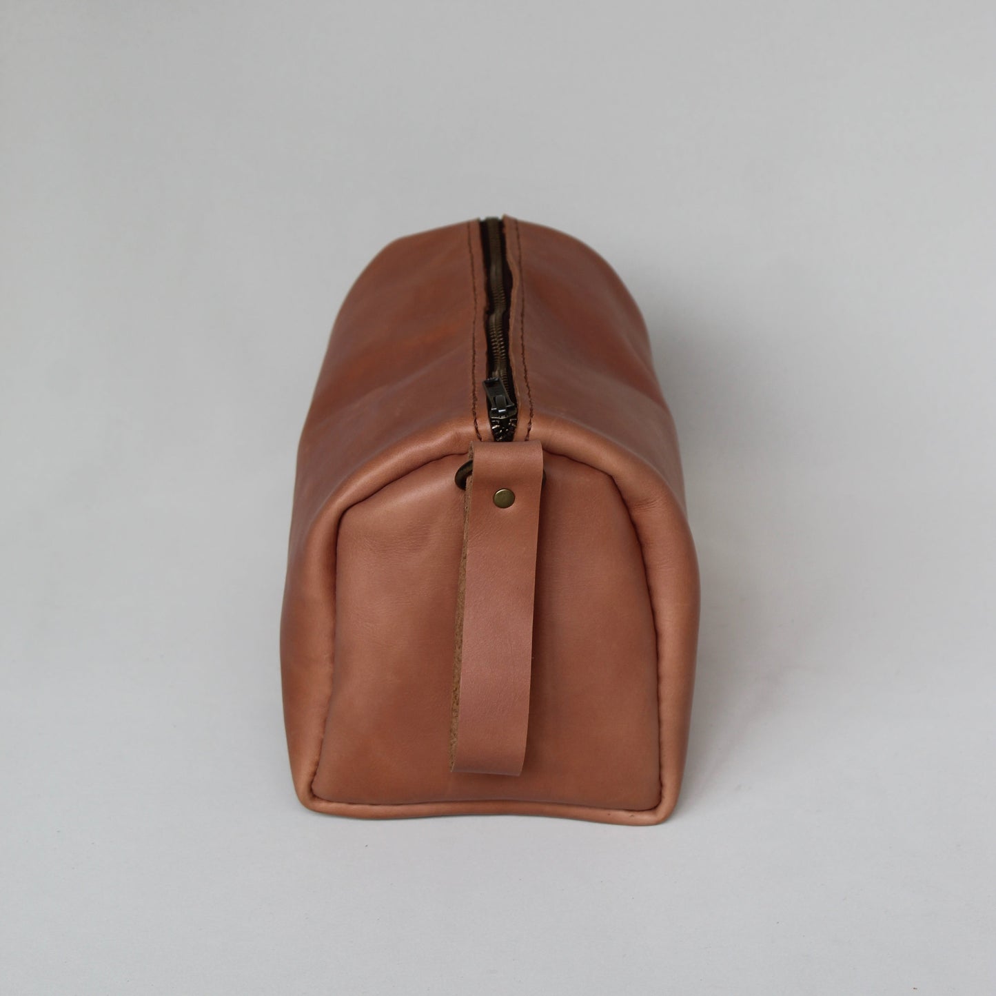Leather Round Toiletry Bag - Tan