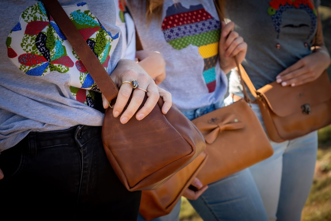 Handbags in brown and tan leather