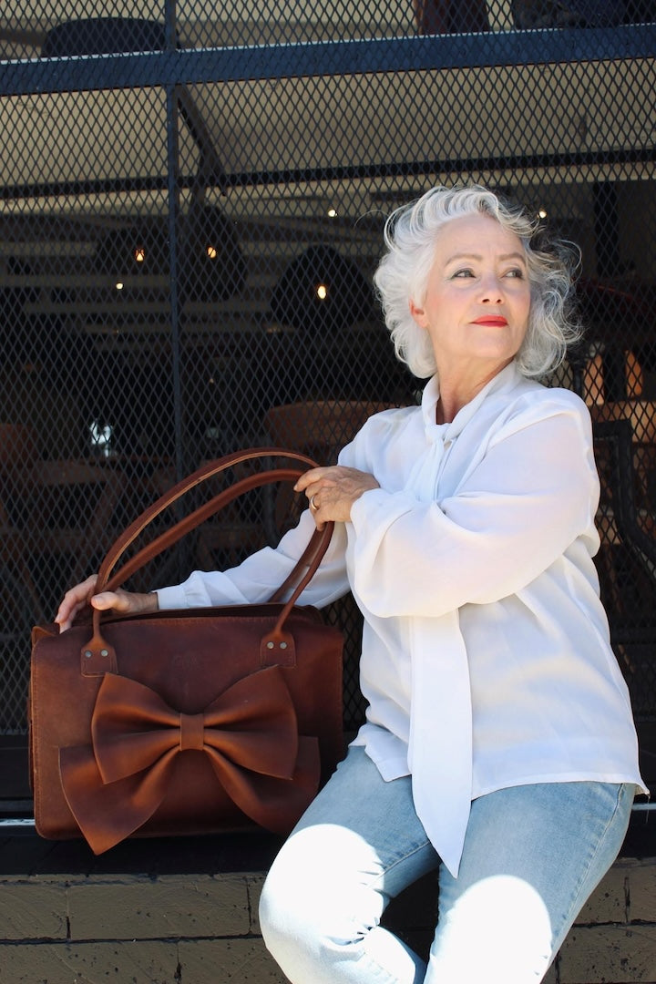 Leather sandra business bag with bow