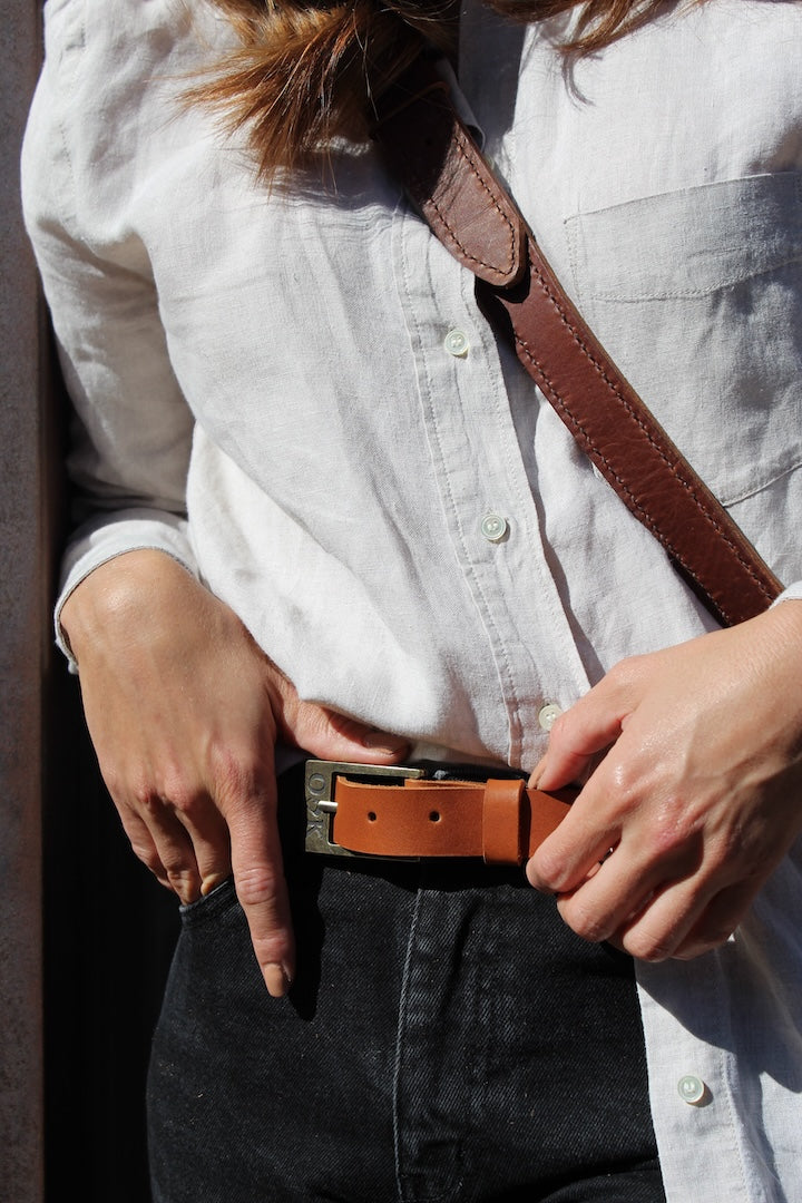 Leather women's belt