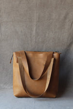 Load image into Gallery viewer, bow tote in tan
