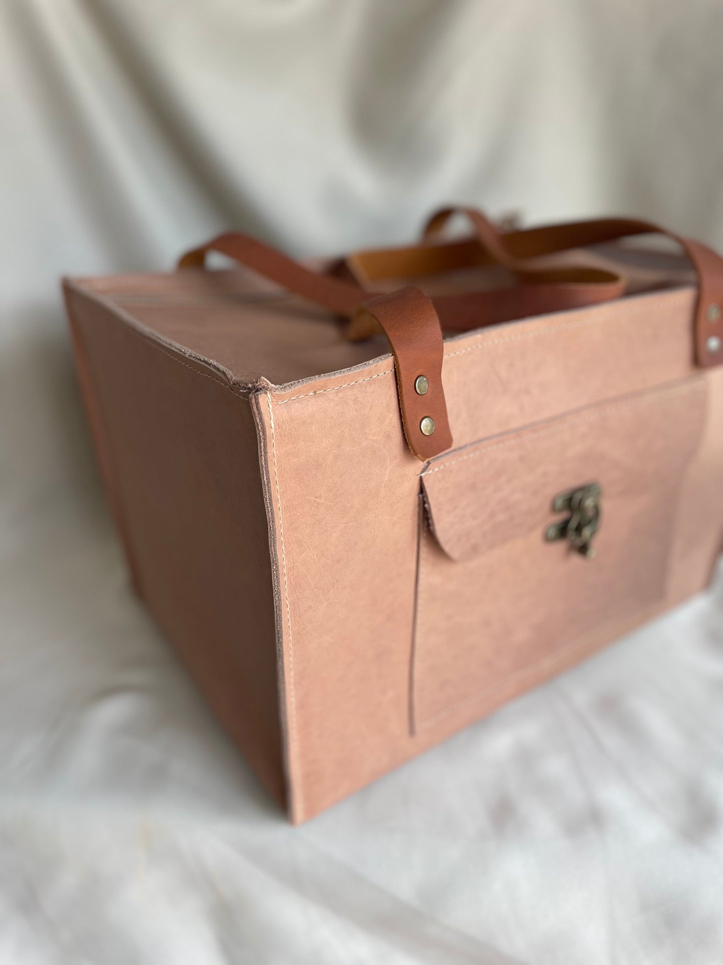 Closed Leather Organiser Case - Light Tan/Pinkish