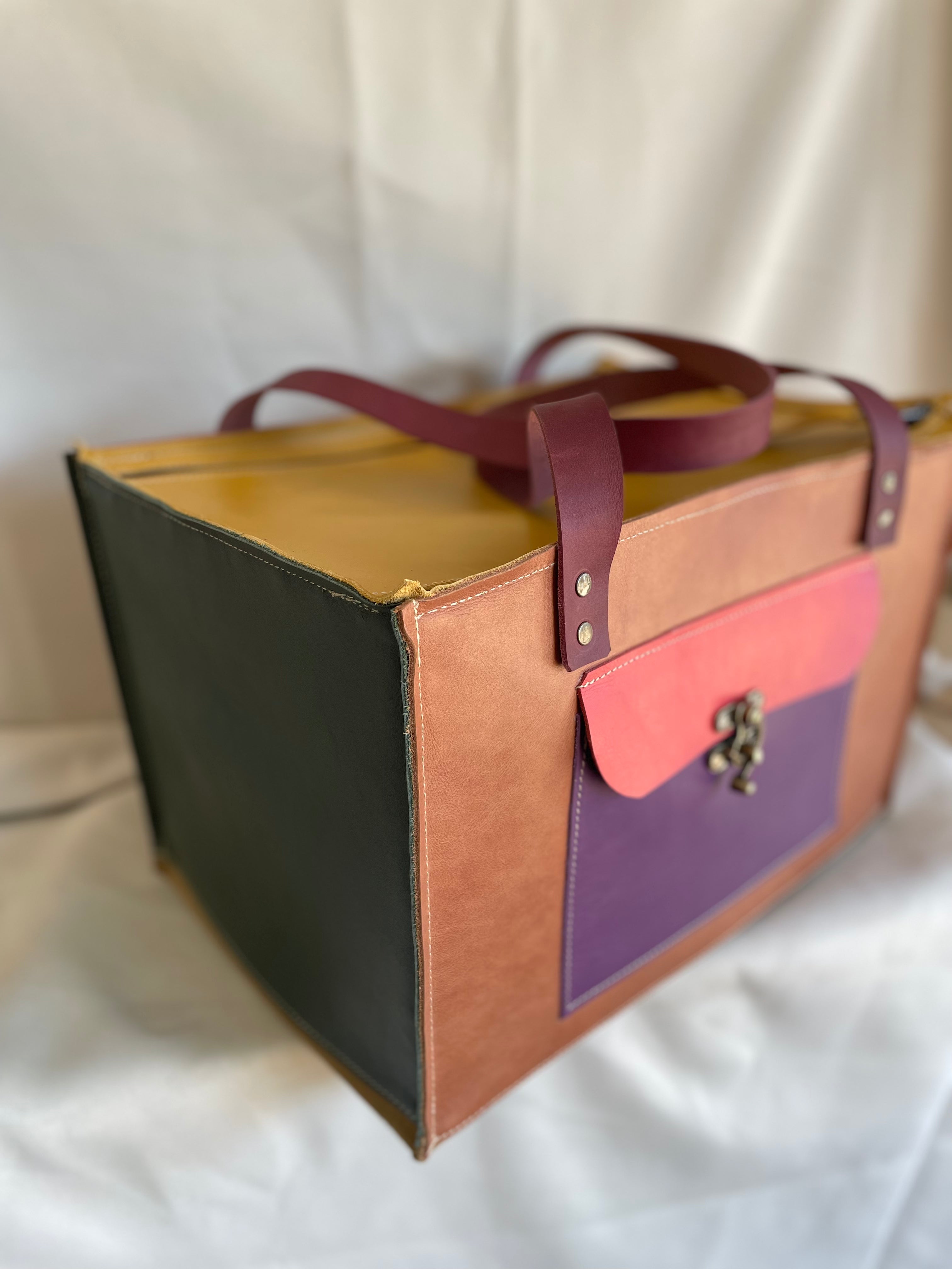 Closed Leather Organiser - Josef se kleed 35