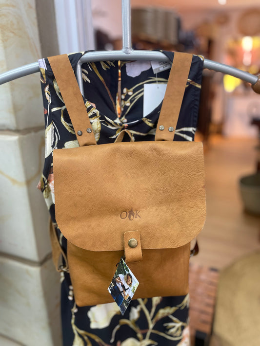 Leather Minimalist Backpack - Caramel