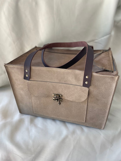 Closed Organiser's Case in Suede - Light Beige Tone