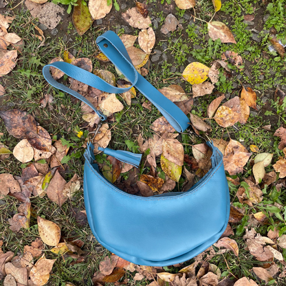 Leather Banana Moonbag - Capri