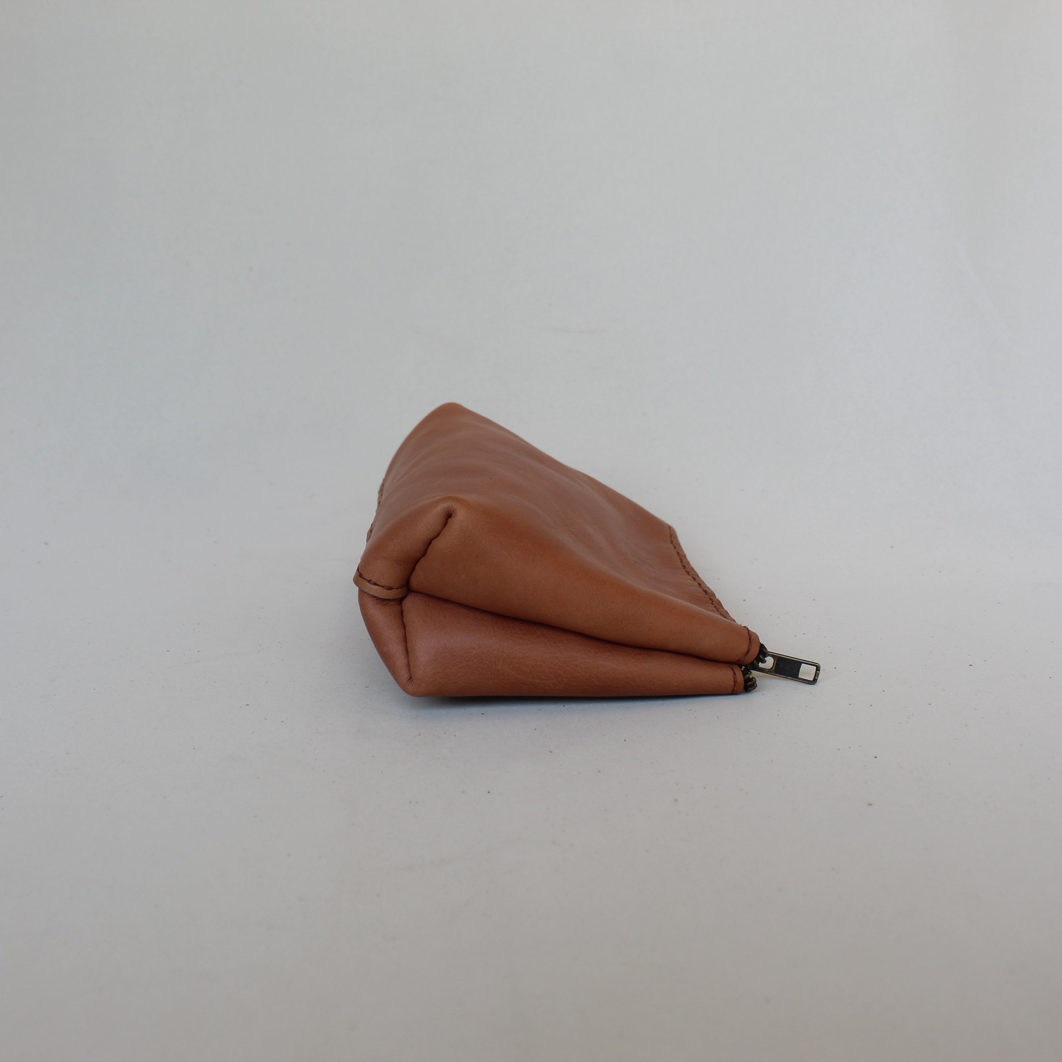 Small Leather Make-Up Bag - Tan