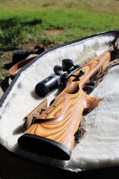 Leather rifle bag with sheepskin lining