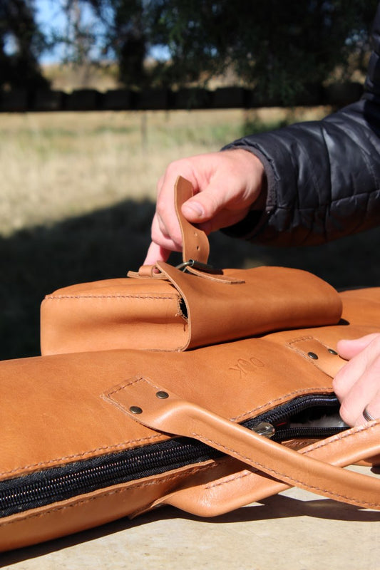 Leather rifle bag in tan