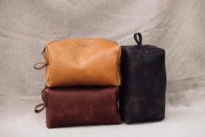 Box toiletry bag in leather