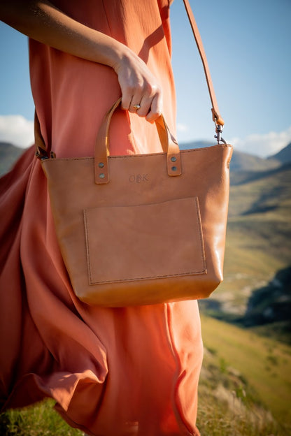 The Jackie Handbag in tan leather