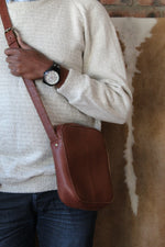 Load image into Gallery viewer, photo of the cross body bag

